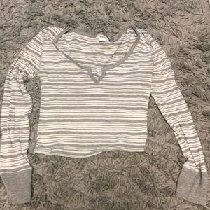 grey long sleeve crop tops